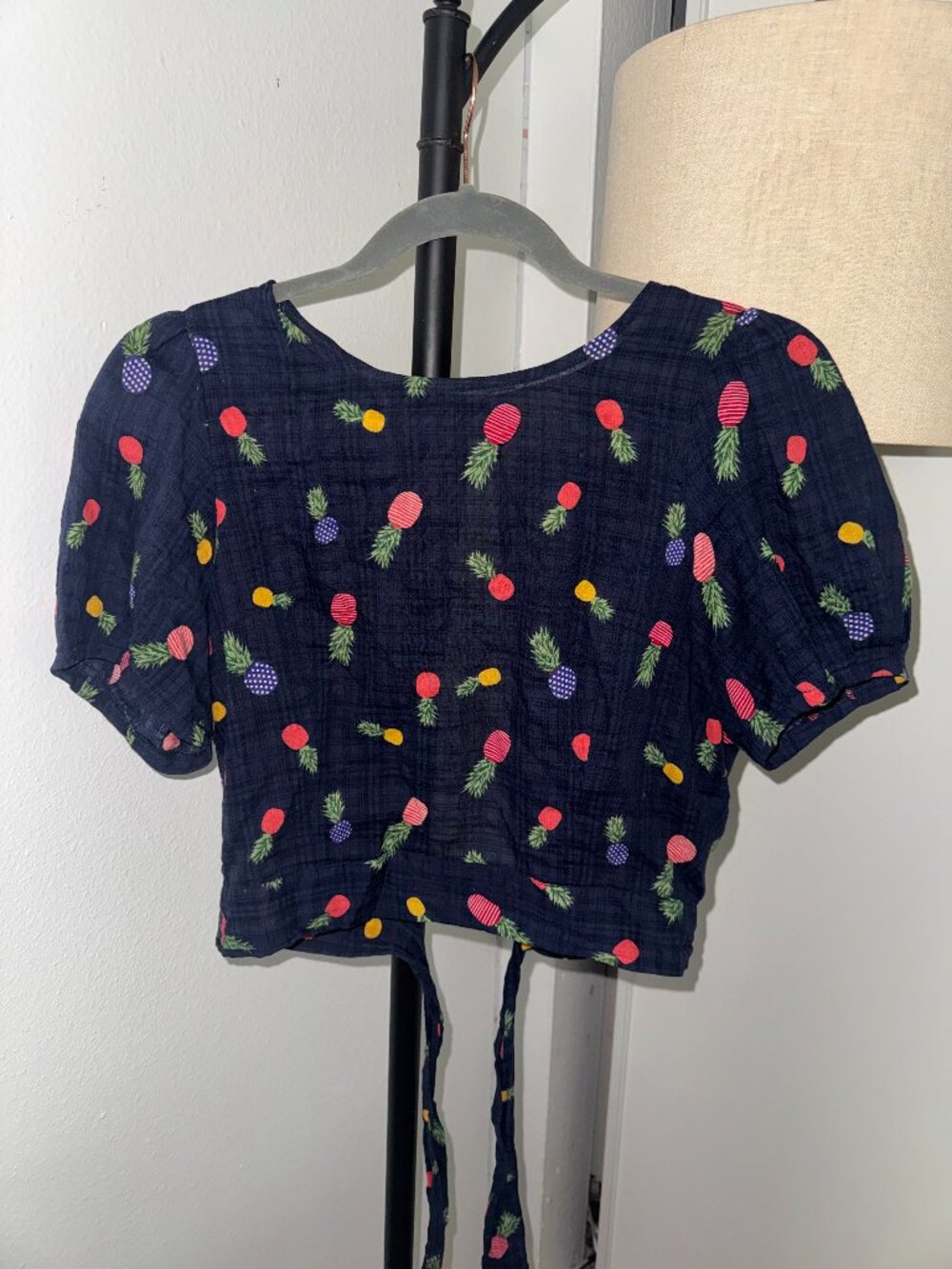 pineapple puffed sleeve blouse